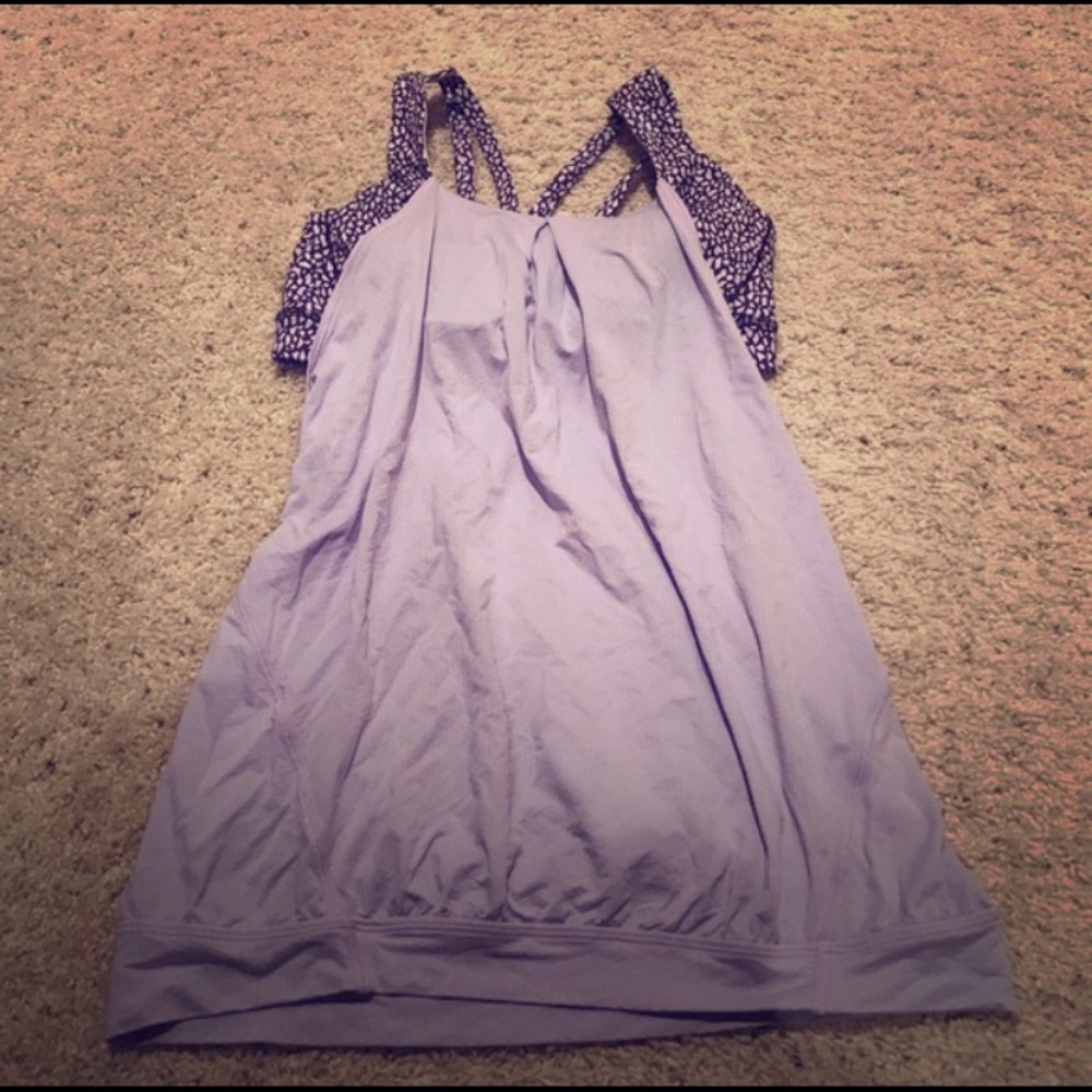 Lululemon tank with built in bra